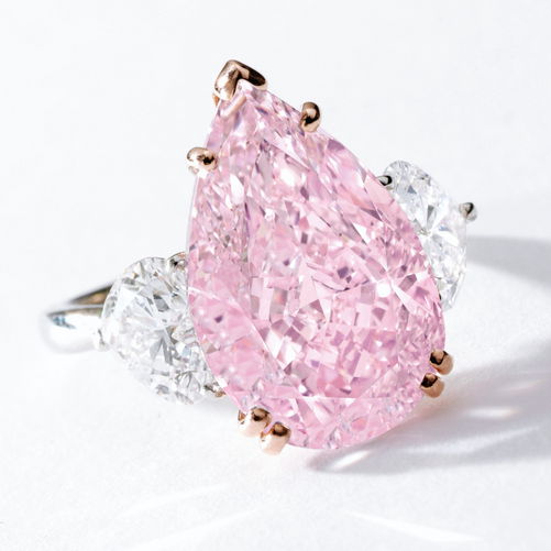 粉色钻石戒指是怎么形成的