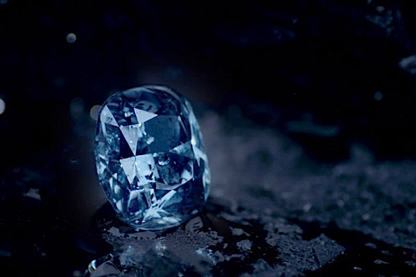 蓝钻石和蓝宝石的区别