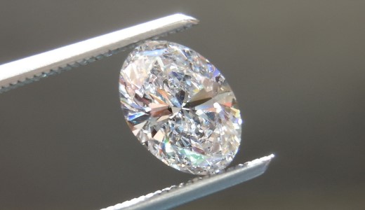 购买椭圆形的钻石项链时，应该注意些什么？