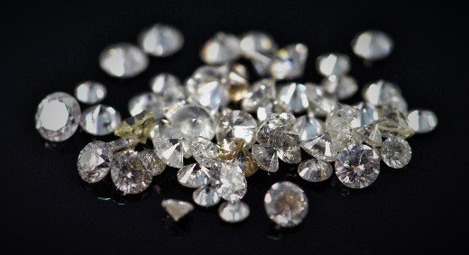 钻石一般多少钱?