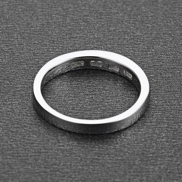 男人戴素圈戒指什么意思？