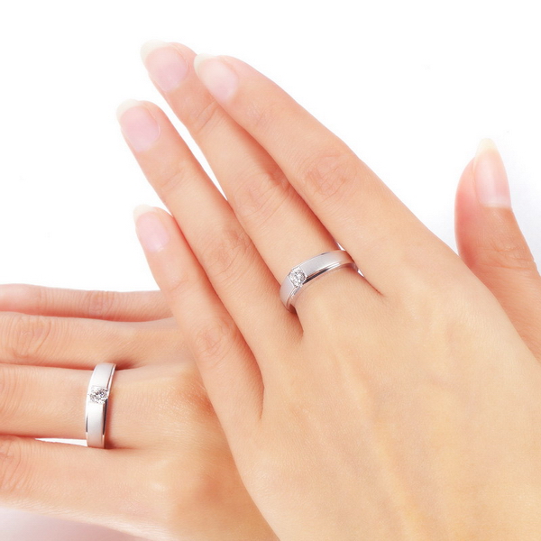 订婚戒指女方戴哪个手