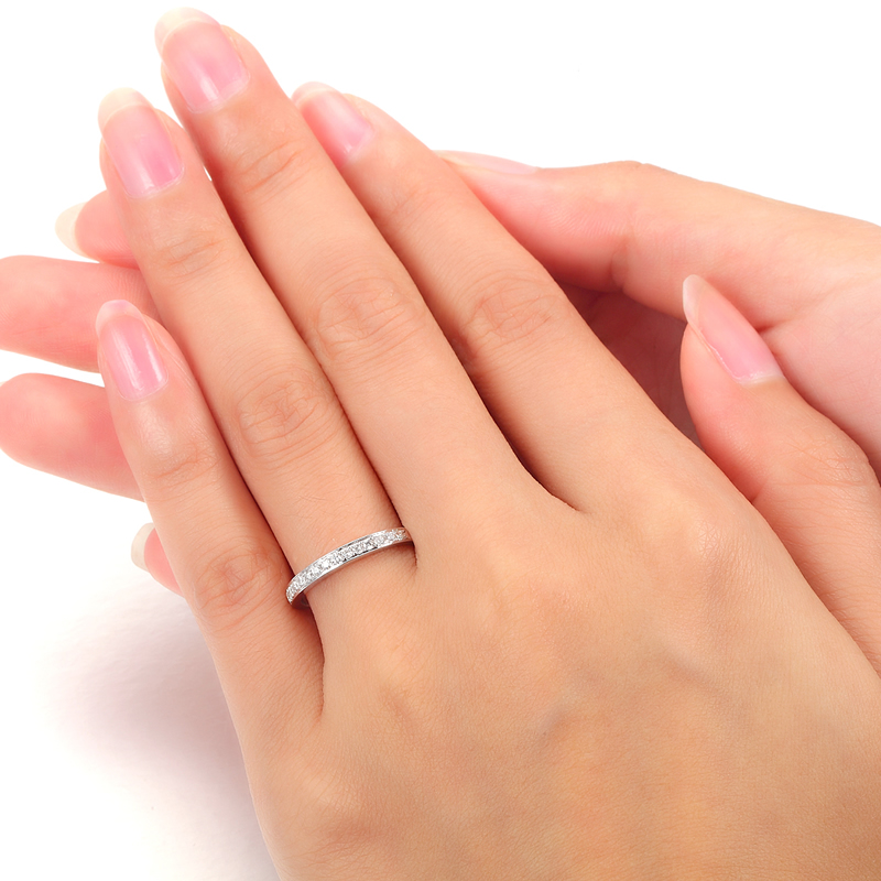 女人左手戴戒指是什么意思？