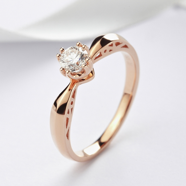 Au750钻石戒指褪色处理的正确方法