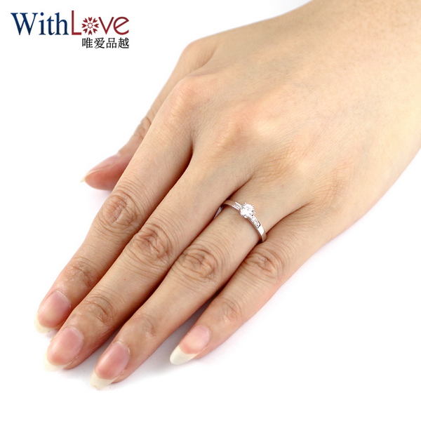 订婚戒指和结婚戒指买多大的更好