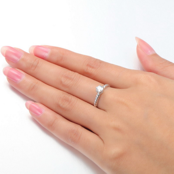 向女友求婚一般用什么戒指