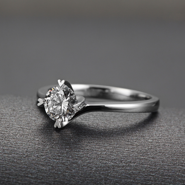 结婚买钻石戒指哪家好