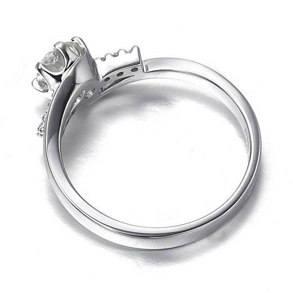 订婚戒指一般多少钱一枚？