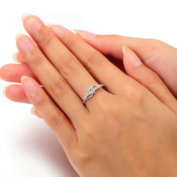 求婚一般买多大的钻石戒指