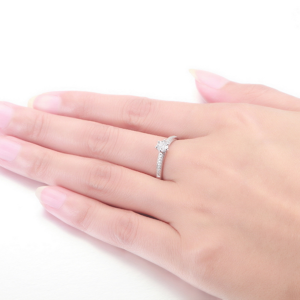 结婚送钻石戒指有什么寓意?