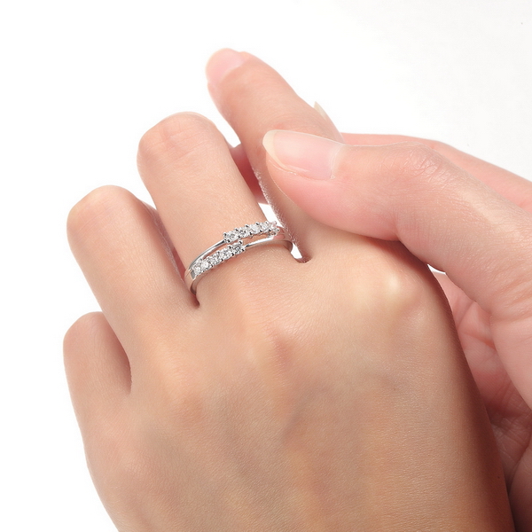 结婚戒指订婚戒指由谁买?