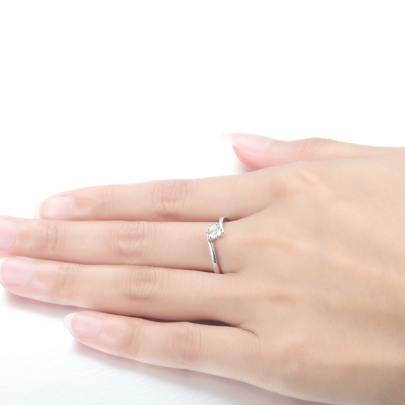 订婚戒指怎么买比较好?