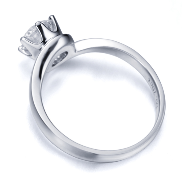 订婚要买钻石戒指吗?