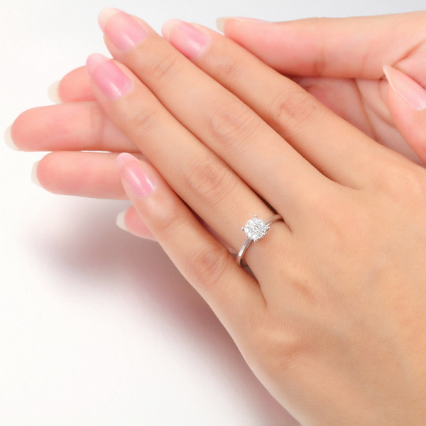 一枚求婚钻戒一般多少钱?